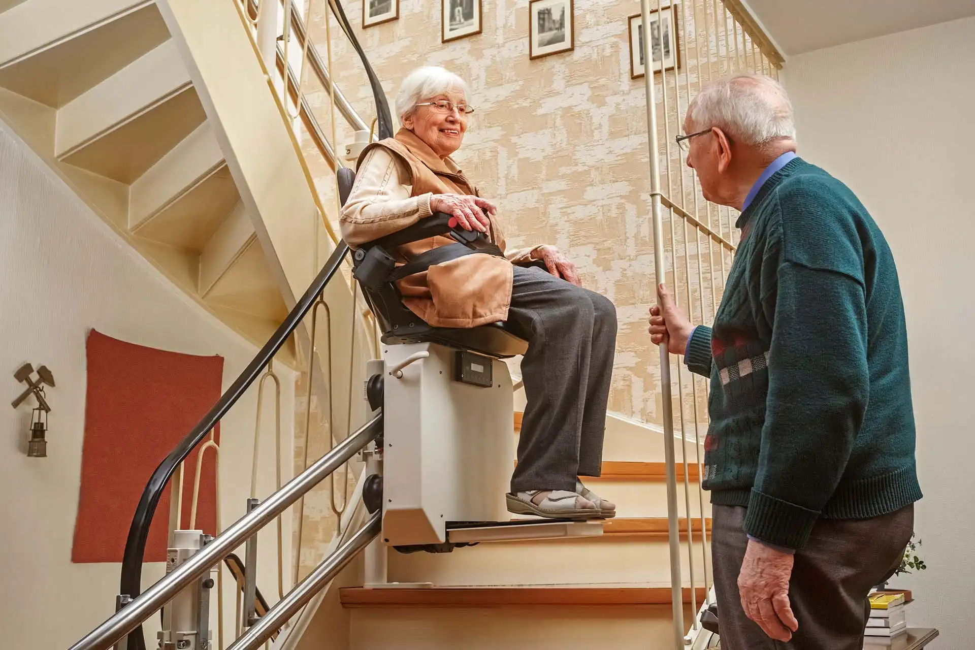Feature-How-to-remove-a-stairlift