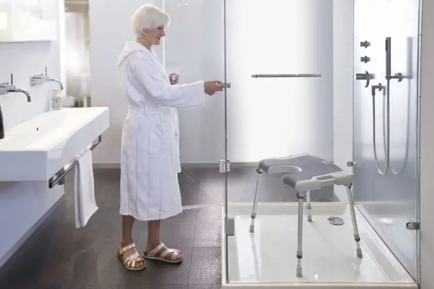 Salle de bain adaptée PMR : normes, sécurité et modernité