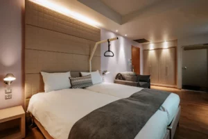 Aménagement chambre PMR : Solutions sur-mesure et sécurité
