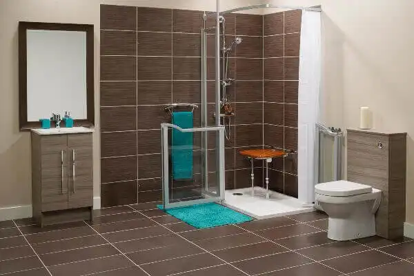 Salle de bain adaptée PMR : normes, sécurité et modernité